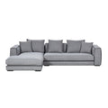 **Technische titel in het Nederlands: Moderne grijze loungebank met kussens**